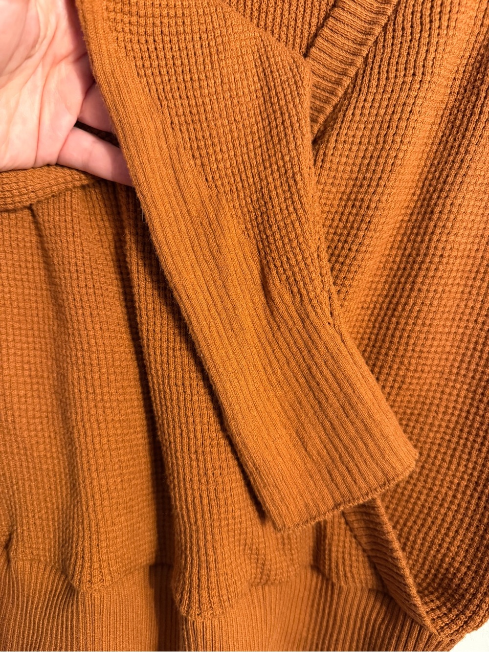 Splendid Cloudsoft Relaxed Crossover Sweater waffle-knit dark orange size XS - Picture 3 of 8